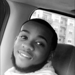 Meet your Posher, Devin